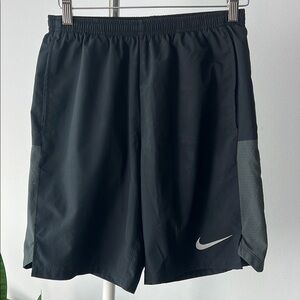 Nike Dry Fit Black and Gray Athletic Training Shorts S